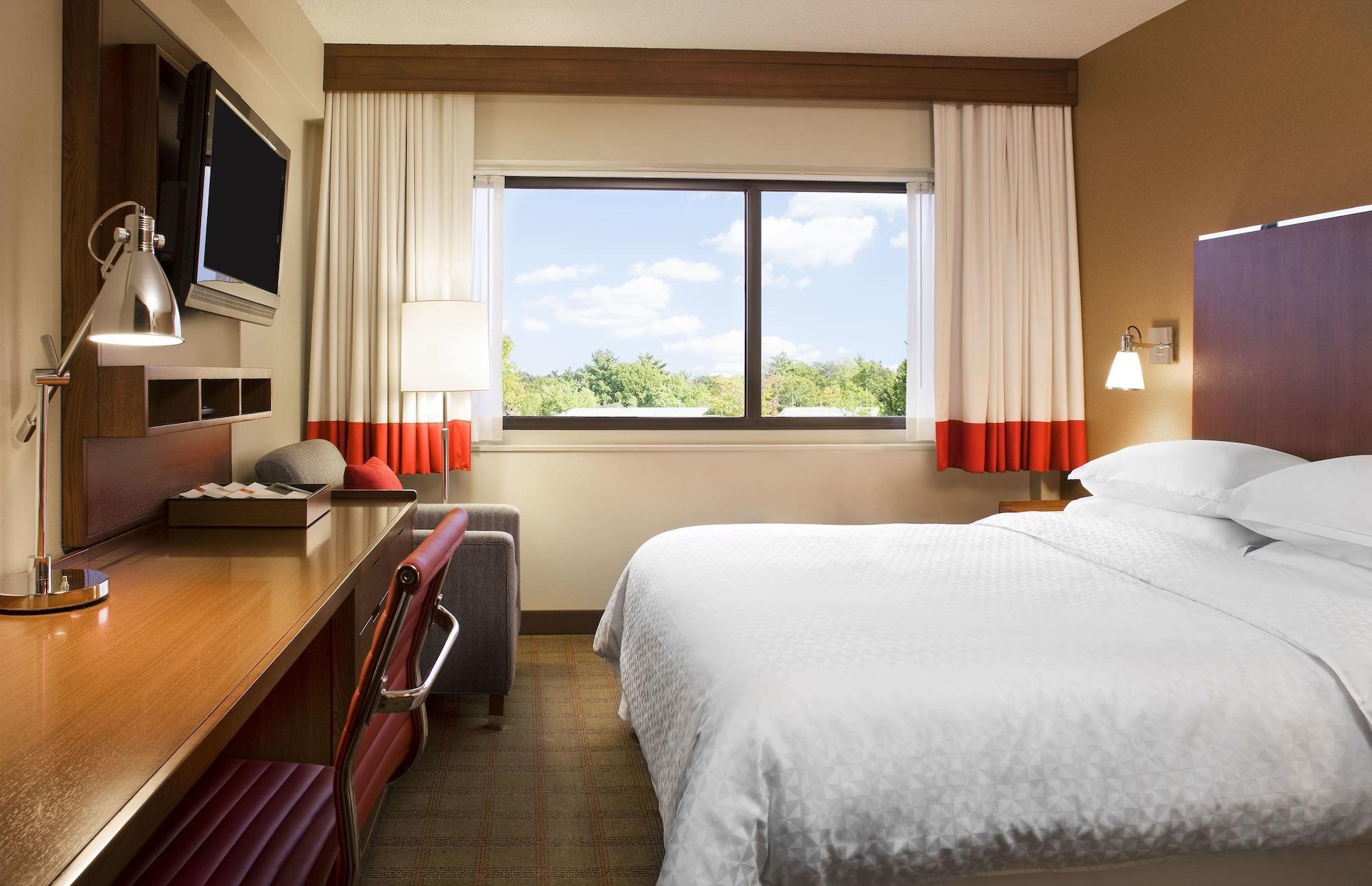 The Crossroads - Hotel
