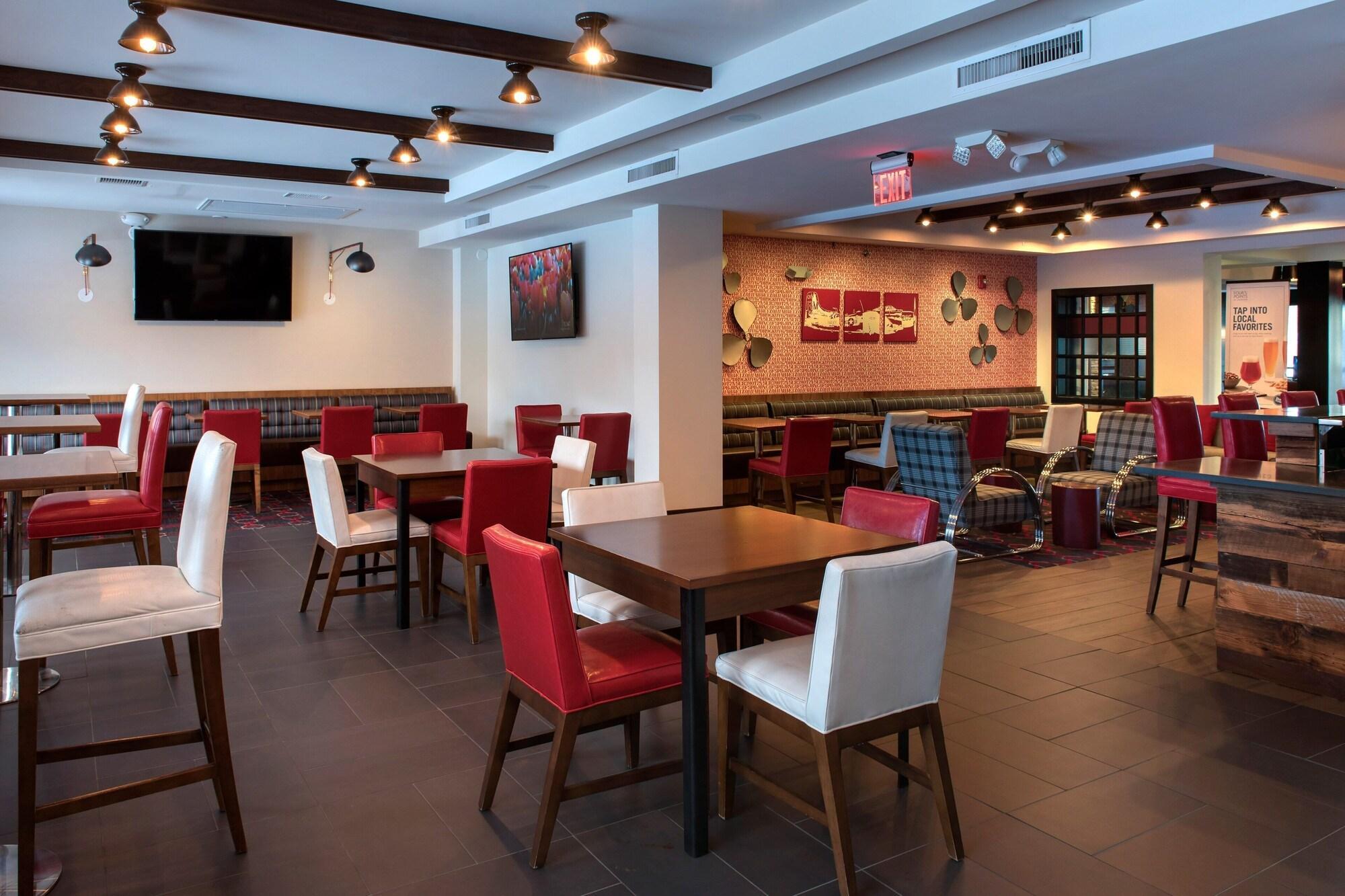 The Crossroads - Hotel Newburgh